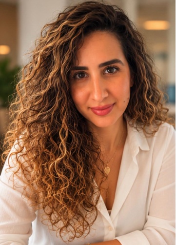 Esra Arif Akgol